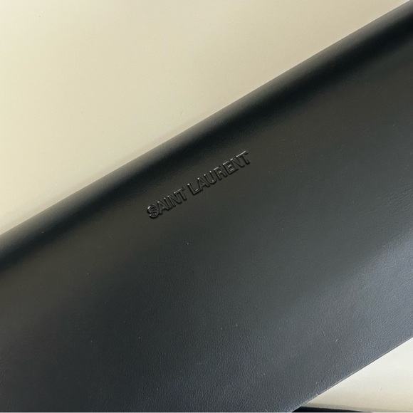 Saint Laurent leather case - Picture 2 of 9